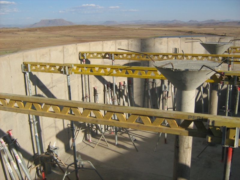 BUNKER AND HOPHOUSE RESERVOIR 018